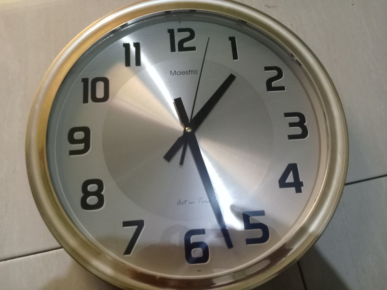 Jam Analog (Merek Maestro)