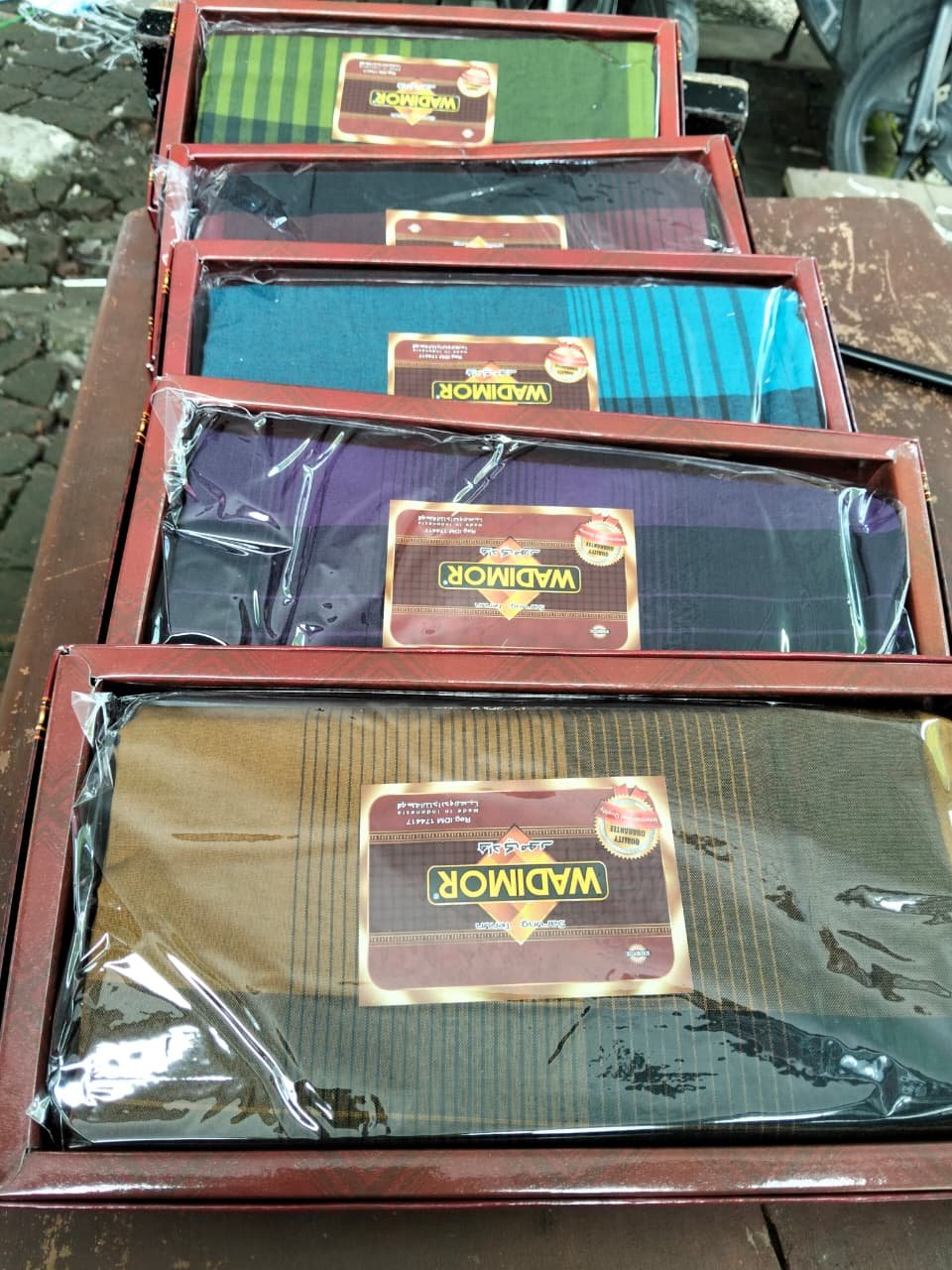 Sarung Wadimor